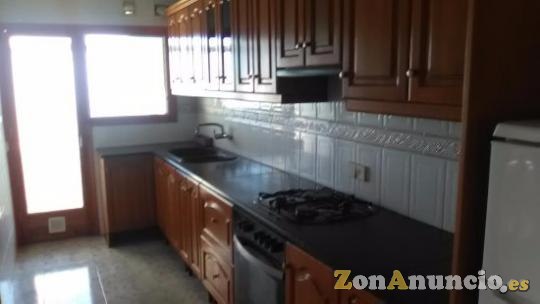 SE VENDE PISO MUY SOLEADO EN LLICA D`AMUNT